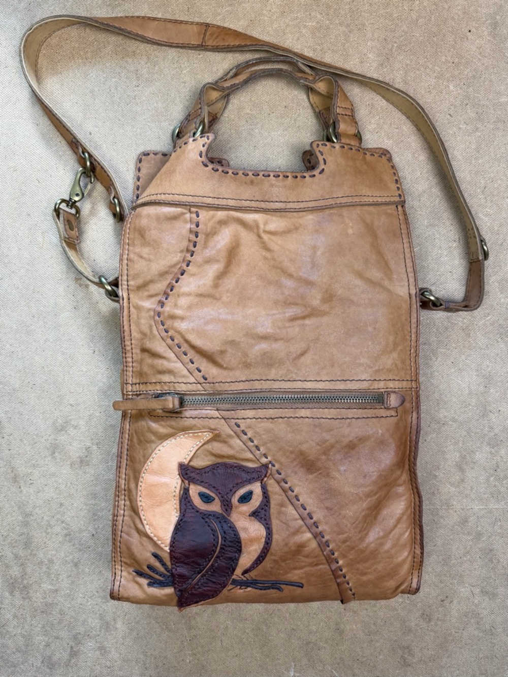 Lucky Brand Abbey Road “Wise One” Leather Messenger Bag - Picture 2 of 6